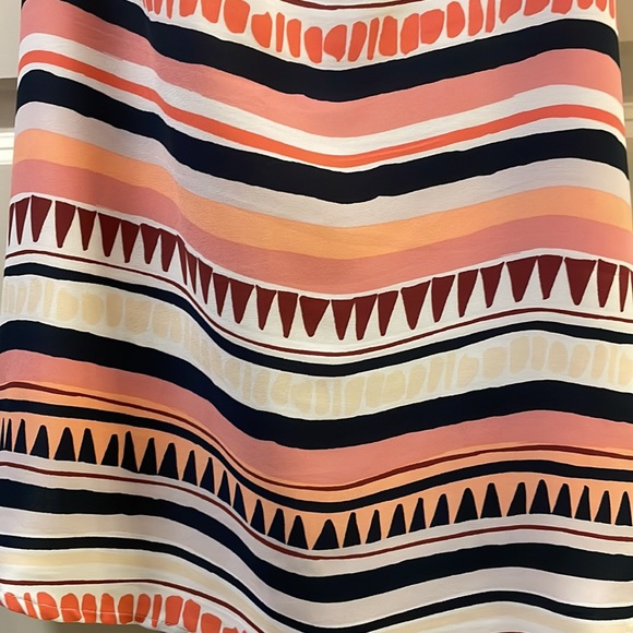 A Cute LOFT Outlet Top! - Picture 5 of 9